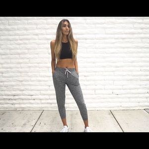 Vuori Performance Joggers - Heather grey